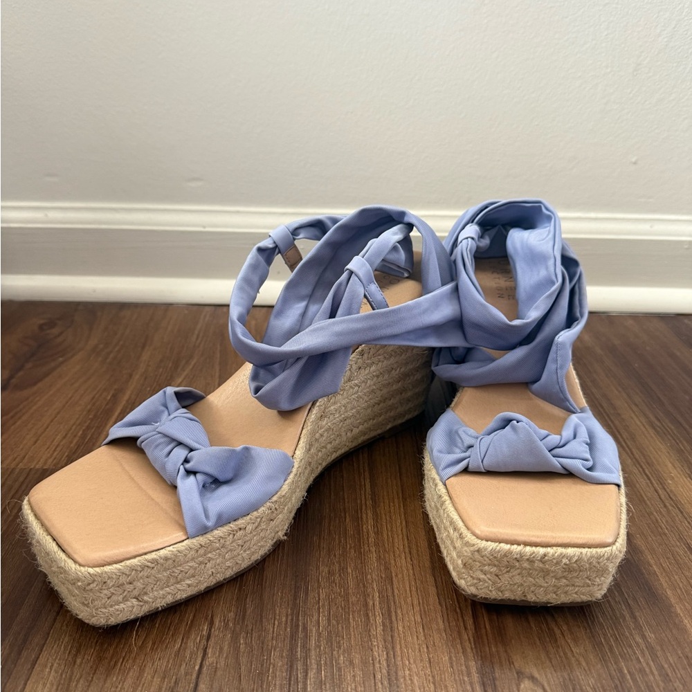 Journee Collection Women’s Surria Espadrille Platform Wedge Sandal, Periwinkle